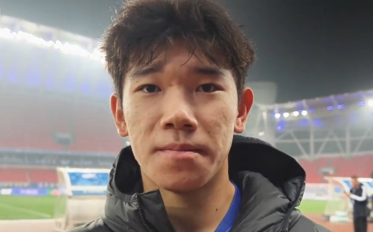 立博官方网站-三镇小将姜利勋：中超首秀还是有点放不开，教练一直在给我鼓励